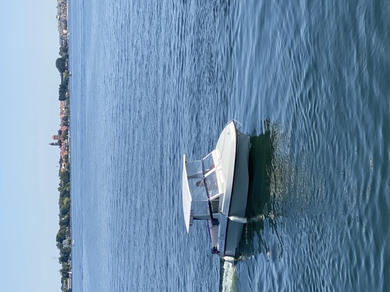 Houseboat rental in Waren (Müritz) - Tagescharter Lotus