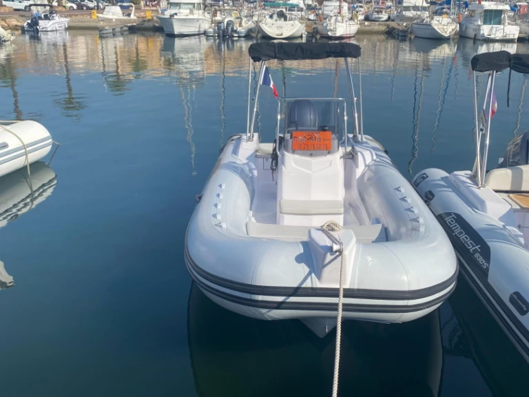 Boat rental Capelli Tempest 630 in Saint-Cyprien on Samboat