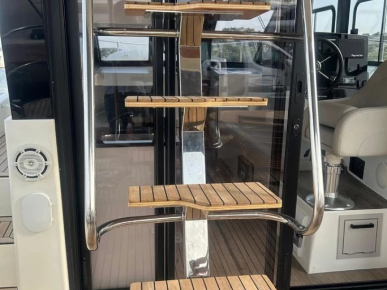 Luxury Yacht for rent Tribunj at the best price