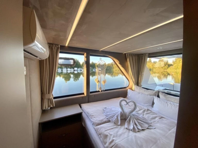 Houseboat for rent Buchholz at the best price