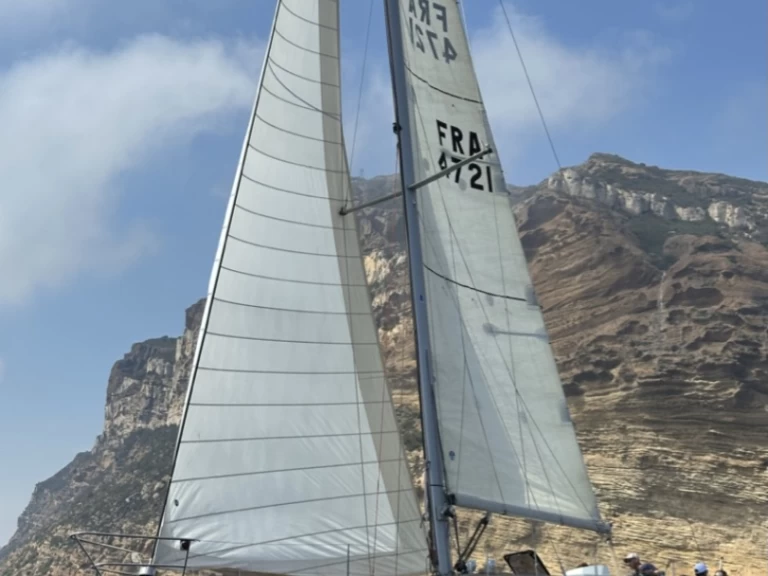 Sailboat rental with or without captain Voilier tradition 1970 Saint-Cyr-sur-Mer