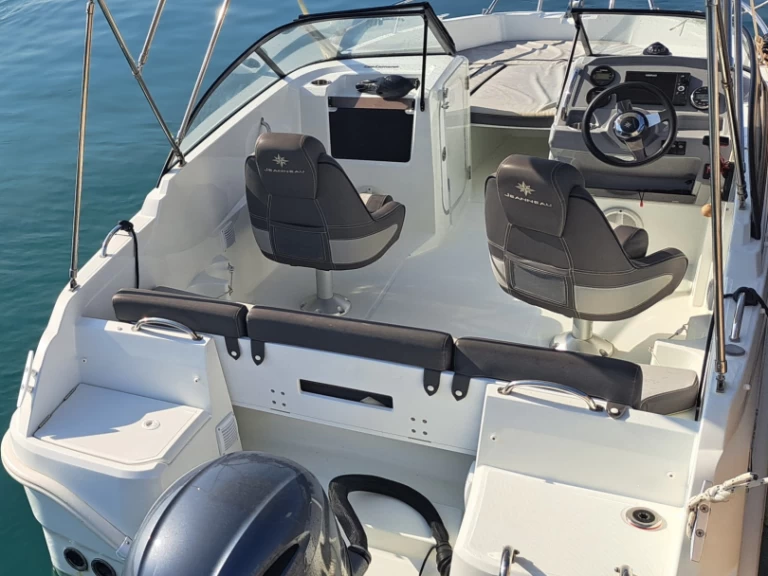 Motorboat rental in Rovinj - Jeanneau Cap Camarat 5.5 BR