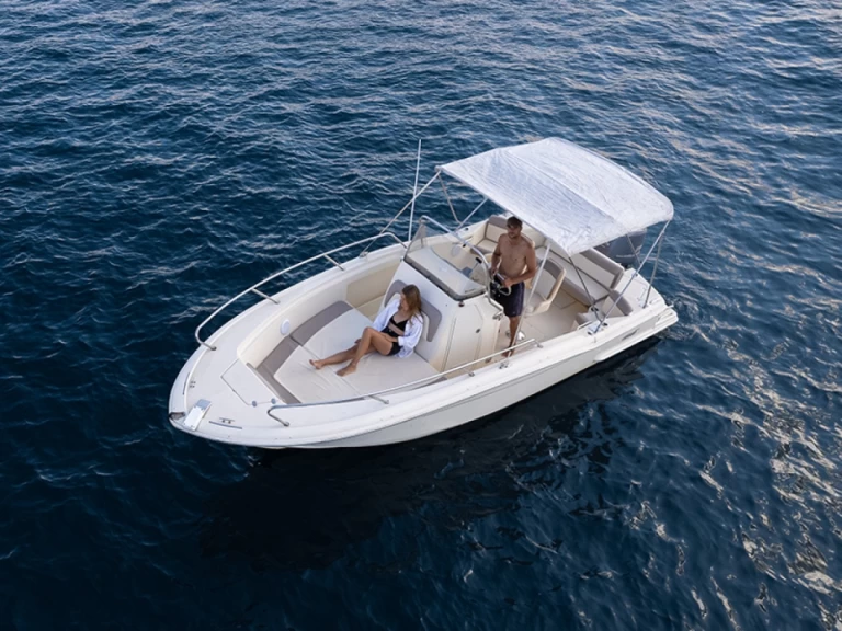 Bareboat Rental Motorboat Scout with a boat licence