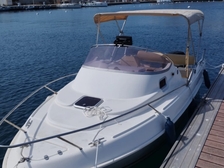 Boat rental B2 Marine Cap Ferret 522 Open Sport in Marseille on Samboat