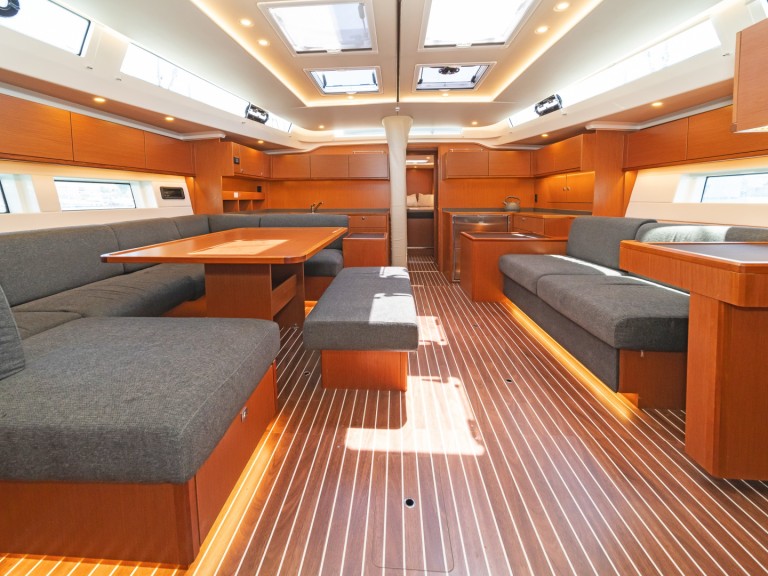 Bareboat Rental Sailboat Bavaria with a boat licence