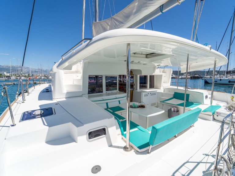 Bareboat Rental Catamaran Lagoon with a boat licence