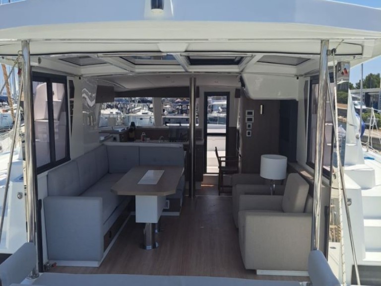 Bareboat Rental Catamaran Bali with a boat licence