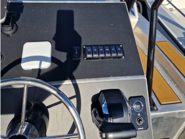 Boat rental BravaBoats BA 75 in Roses on Samboat