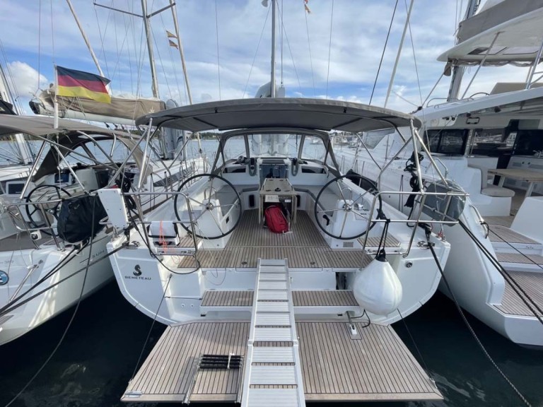 Sailboat rental in Portocolom - Bénéteau Oceanis 40.1