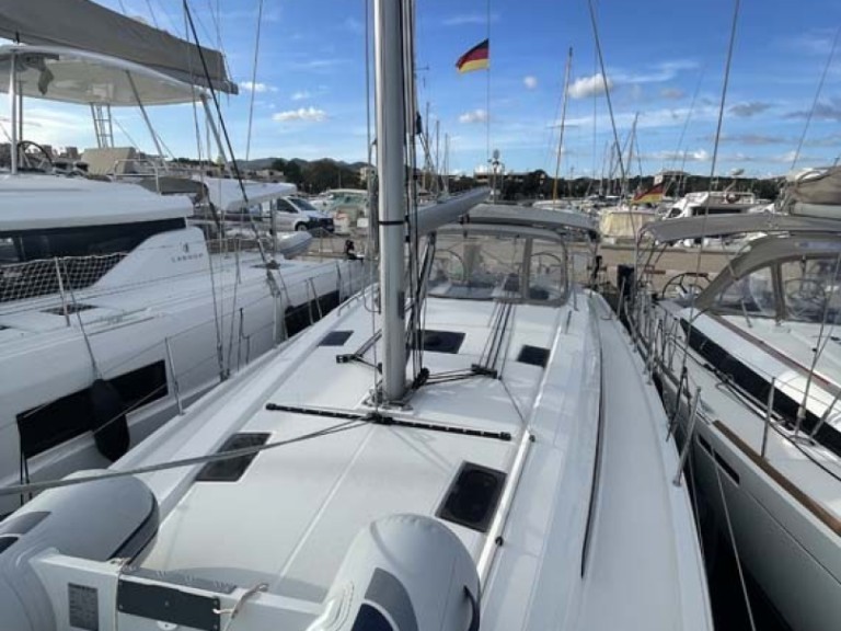 Bareboat Rental Sailboat Bénéteau with a boat licence
