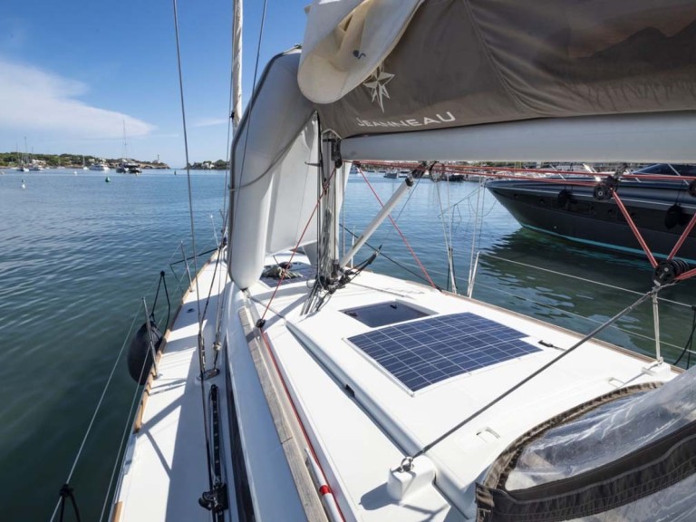 Sailboat rental with or without captain Jeanneau Portocolom