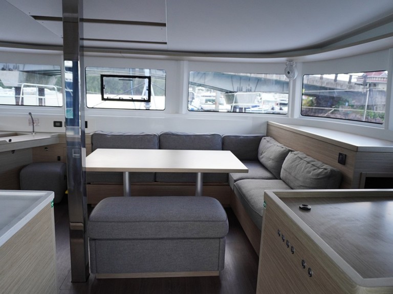 Rent a Lagoon Lagoon 46 Eden Island