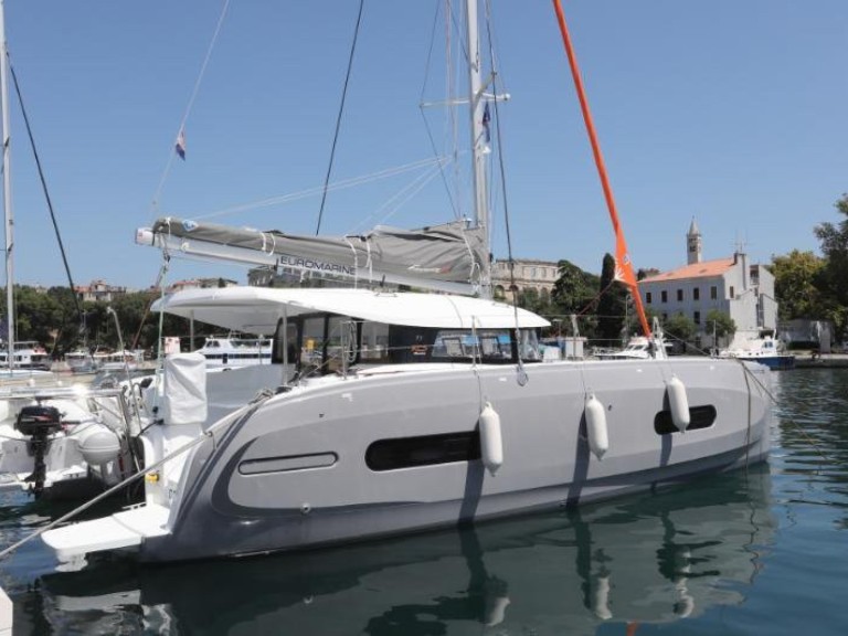 Catamaran for rent Pula at the best price