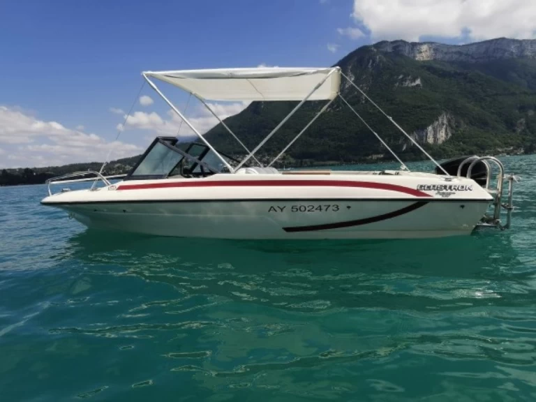 Bareboat Rental Motorboat Glastron with a boat licence