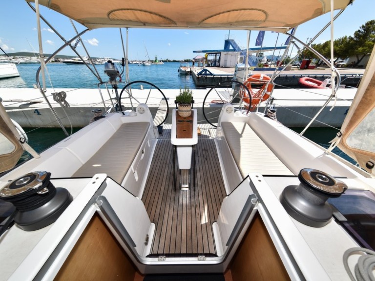 Boat rental Dufour Dufour 350 Grand Large in Sukošan on Samboat