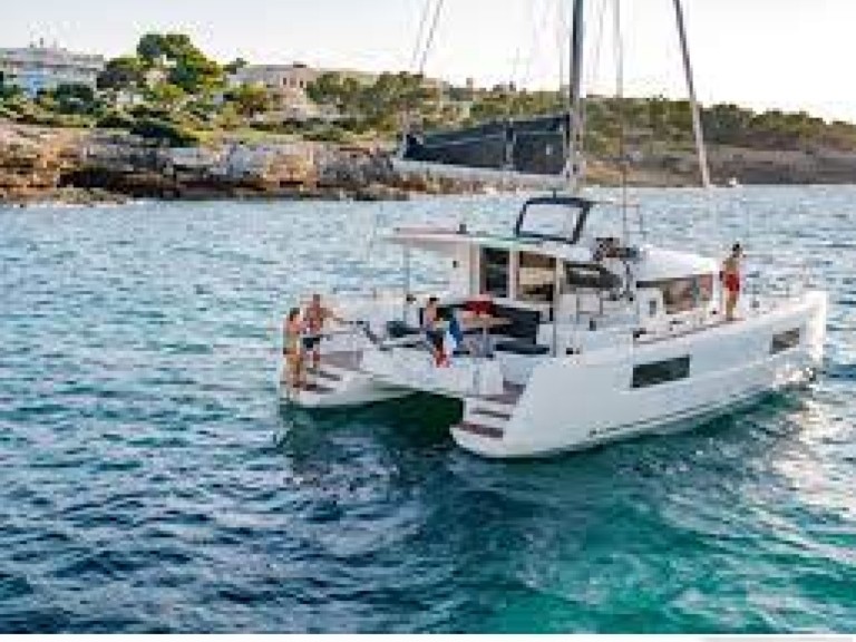 Yacht charter Le Marin cheap Lagoon 40