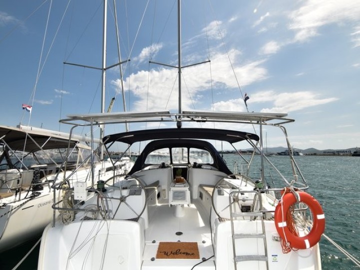 Sailboat rental in Sukošan - Bénéteau Cyclades 50.5