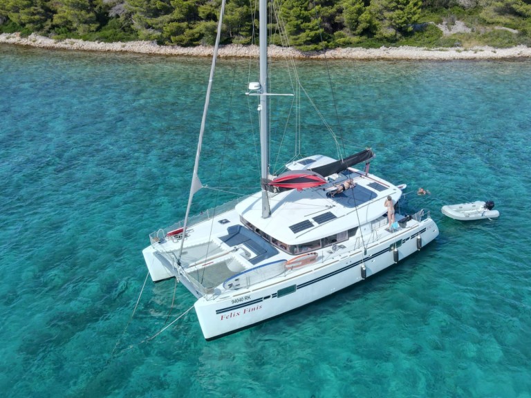 Boat rental Lagoon Lagoon 450 Sport Top in Zanzibar on Samboat
