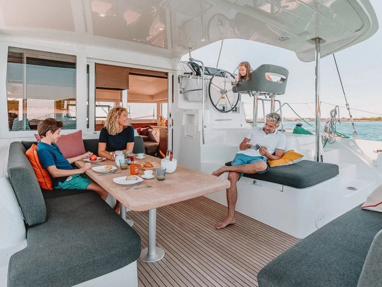 Catamaran rental in Barcelona - Lagoon 40