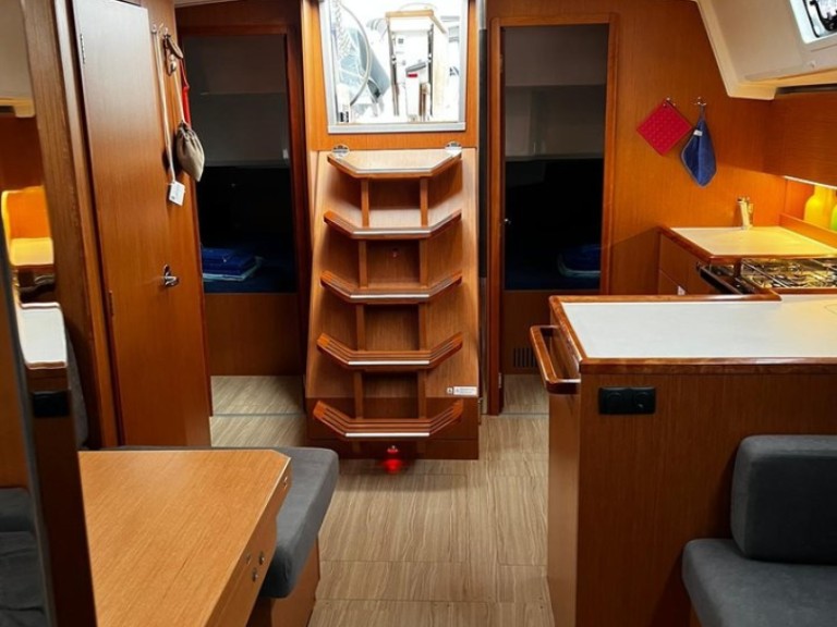 Rent a Bavaria Bavaria C42 Vrsar