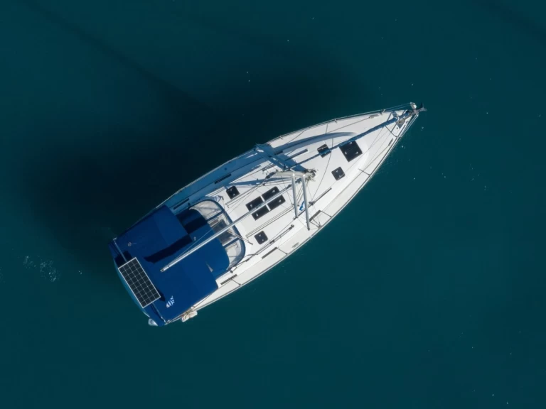 Rent a Bavaria Cruiser 36 Lefkáda