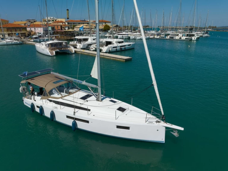 Rent a Jeanneau Sun Odyssey 410 Lefkáda