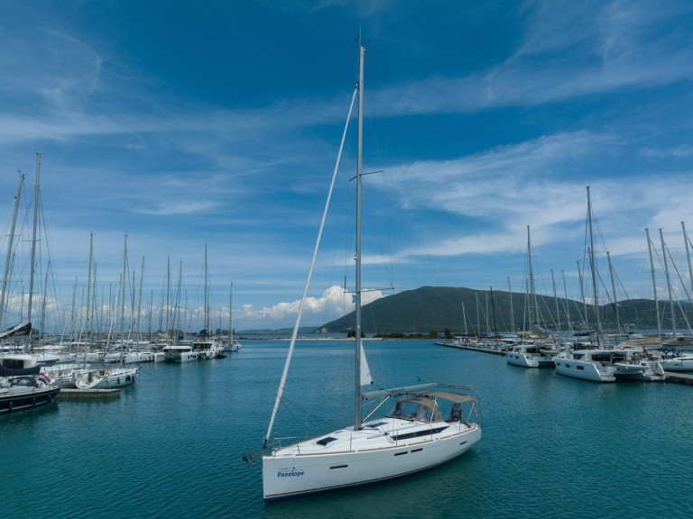 Sailboat rental with or without captain Jeanneau Lefkáda