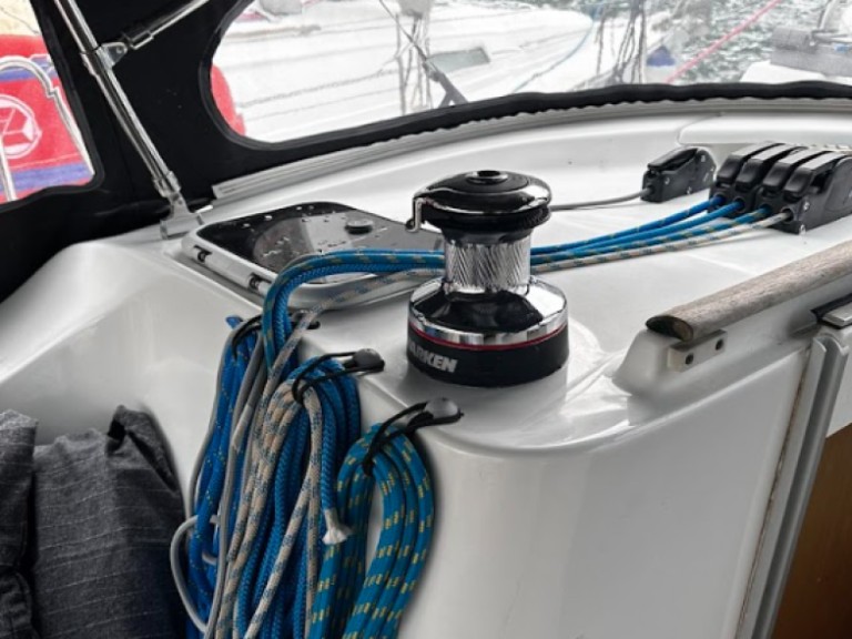 Bénéteau Oceanis 473 Clipper charter bareboat or captained in  Lefkáda