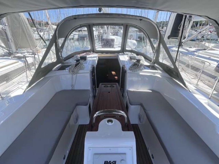 Yacht charter Pula cheap Bavaria C38