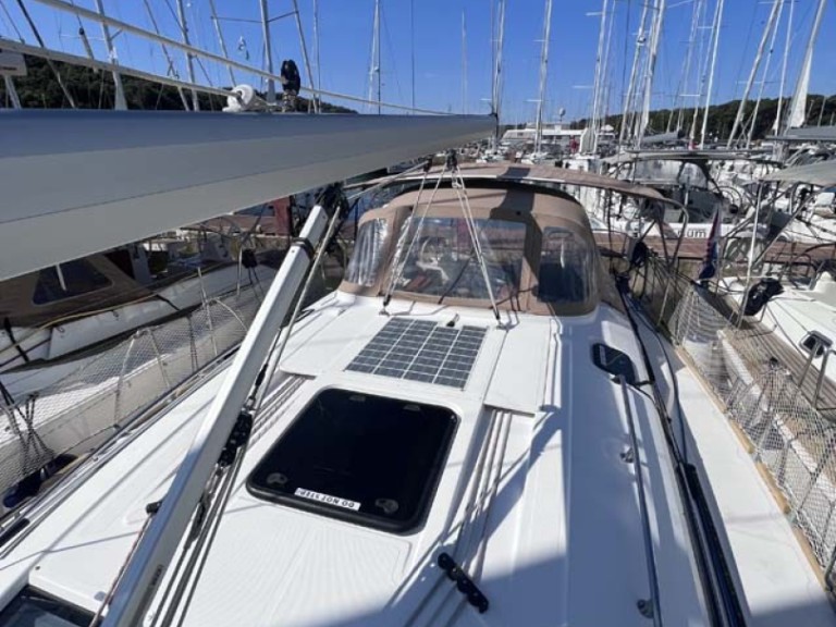 Sailboat for rent Pula at the best price