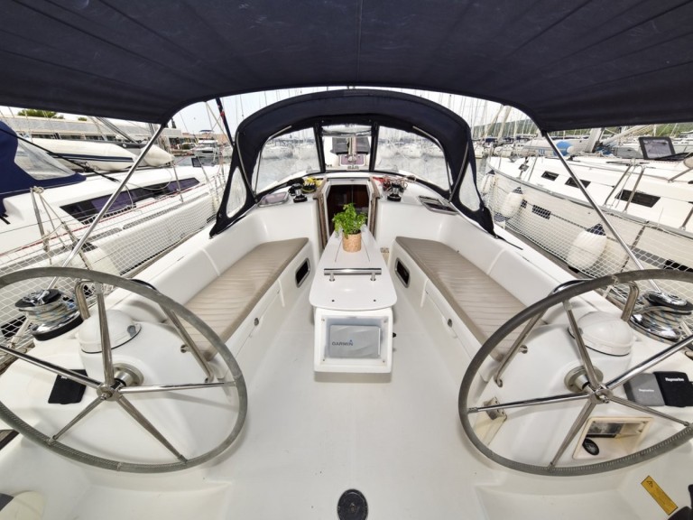 Sailboat rental with or without captain Bénéteau Sukošan