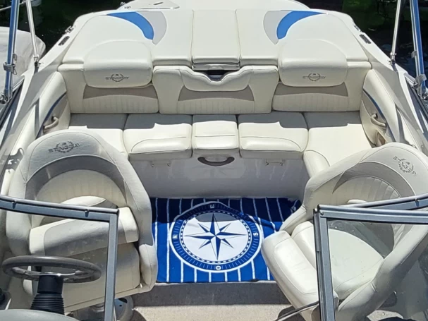 Boat rental Stingray 225cr in Geneva (District) on Samboat