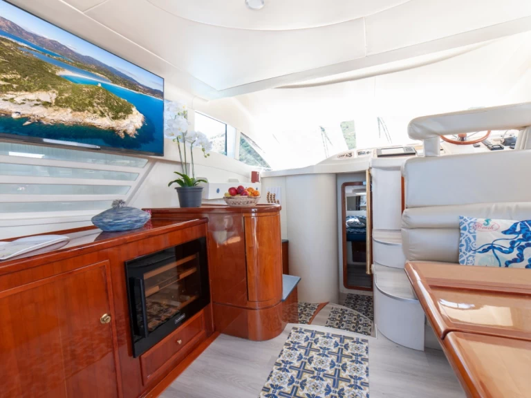 Motorboat for rent Villasimius at the best price