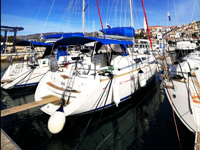 Jeanneau Sun Odyssey 36i in Novi Vinodolski on SamBoat