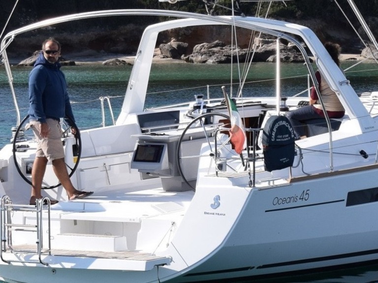Sailboat rental in Carloforte - Bénéteau Oceanis 45