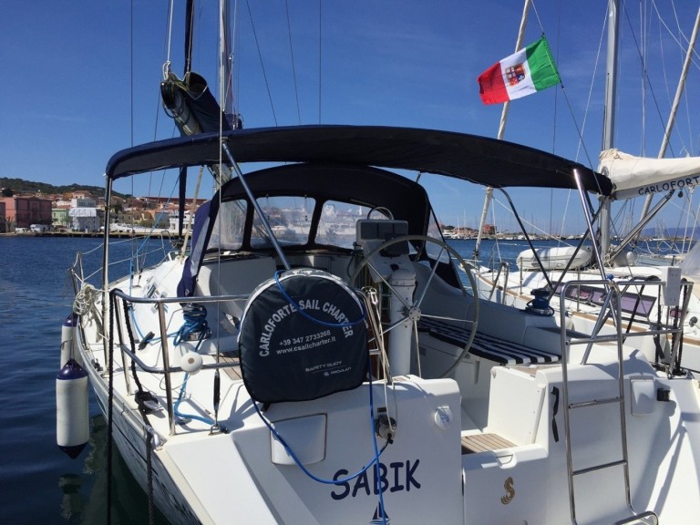 Bareboat Rental Sailboat Bénéteau with a boat licence