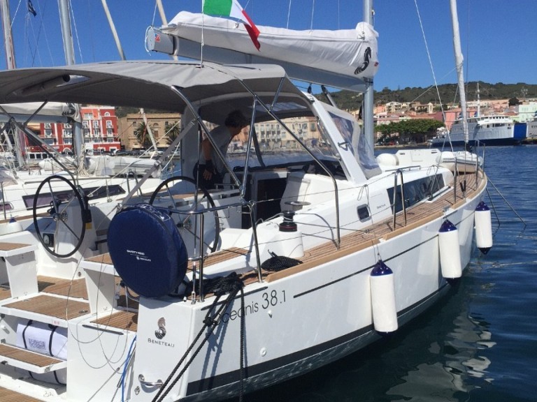 Sailboat rental with or without captain Bénéteau Carloforte