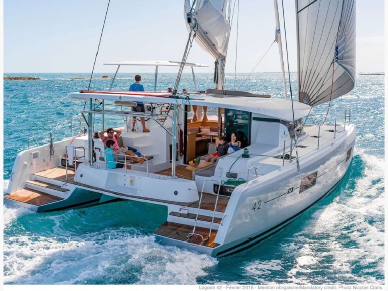 Catamaran rental in Bonifacio - LAGOON 42 | 2023 LAGOON 42 | 2023