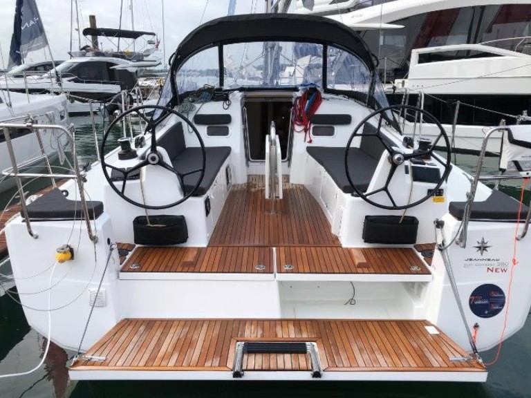 Sailboat for rent Pula at the best price