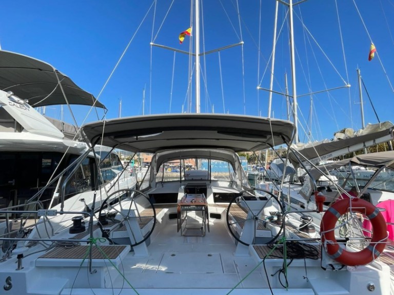 Sailboat for rent Santa Cruz de Tenerife at the best price