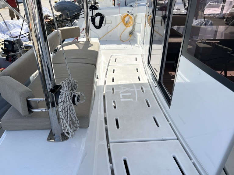 Yacht charter Alimos cheap Bali 4.6