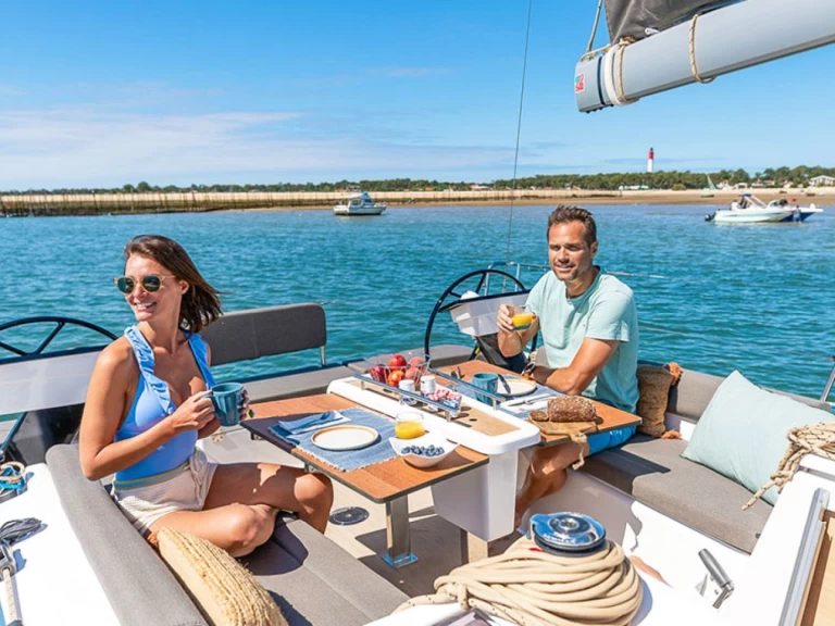 Boat rental Dufour Dufour 37 in Blue Lagoon Marina on Samboat