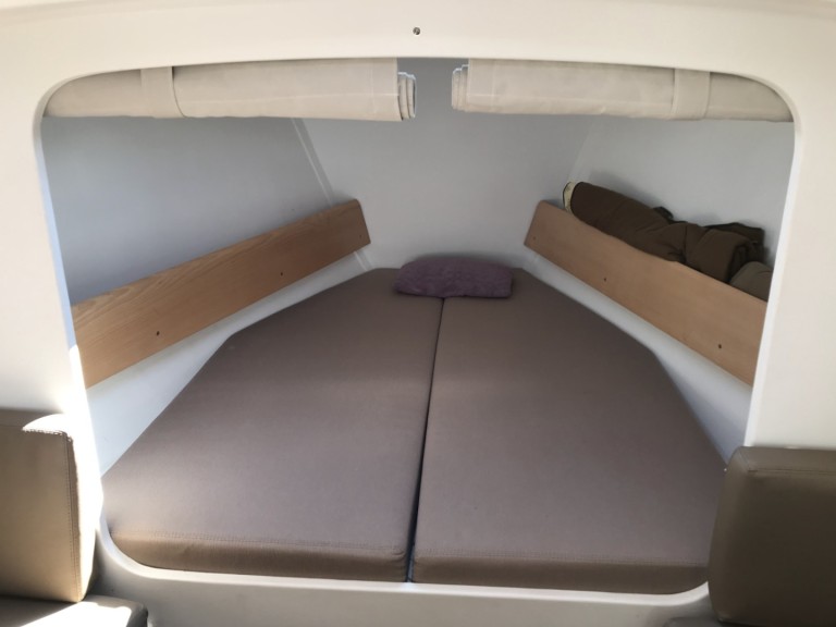 Sailboat rental in Marseille - Pogo Structures Pogo 30