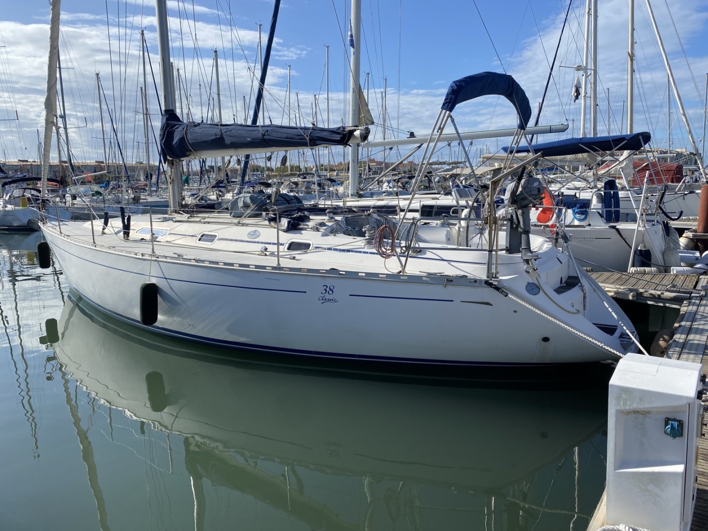 Bareboat Rental Sailboat Dufour with a boat licence