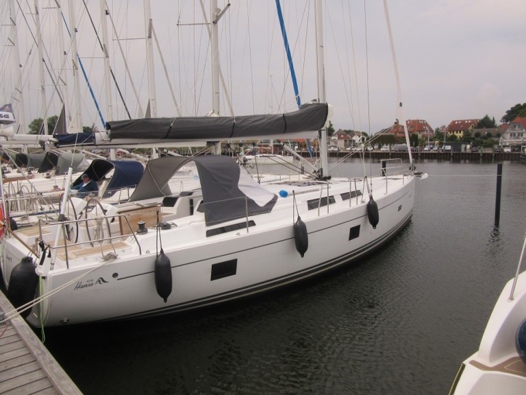 Yacht charter Saltsjö Pir Marina cheap Hanse 458