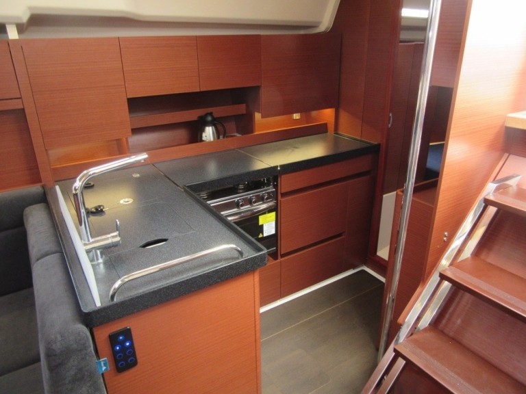 Yacht charter Saltsjö-duvnäs cheap Hanse 458