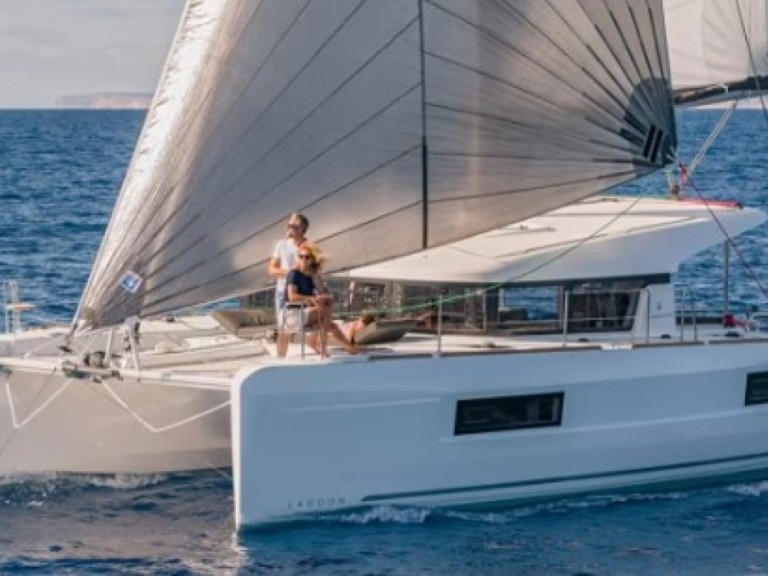 Rent a Lagoon Lagoon 40 Pointe-à-Pitre