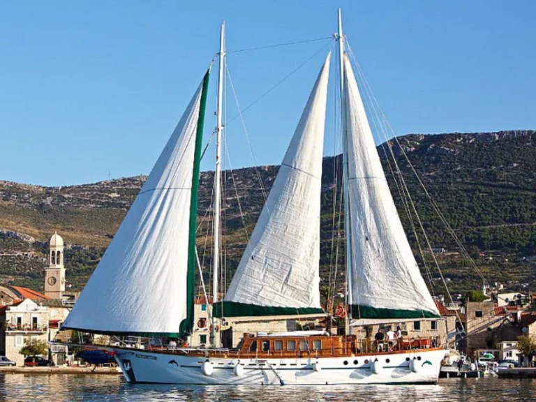 Boat rental Yener-Yachts Queen of Adriatic in Kaštel Gomilica on Samboat