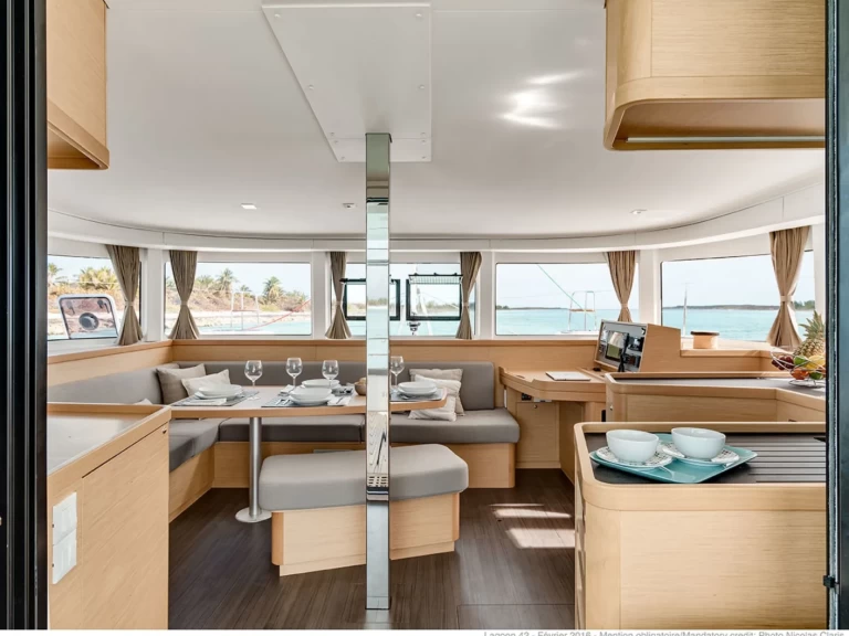 Catamaran rental in Le Marin - Lagoon Lagoon 42