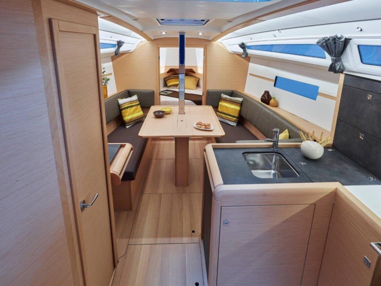 Boat rental Jeanneau Sun Odyssey 349 in Road Town on Samboat